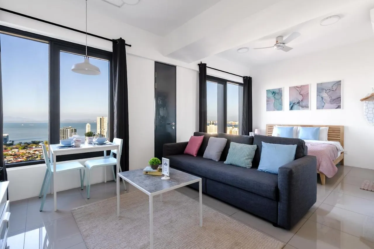 De Pastel Studio - Seaview At 218 Tropicana Near Komtar Food Heaven With Netflix & Tv Box George Town