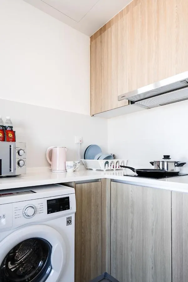 De Pastel Studio - Seaview At 218 Tropicana Near Komtar Food Heaven With Netflix & Tv Box George Town